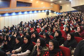 سه قدم مانده به یلدا